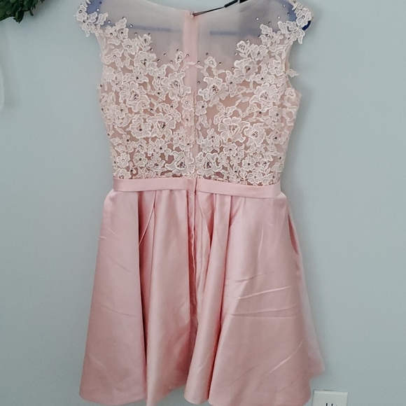 Dress - Picture 3 of 4